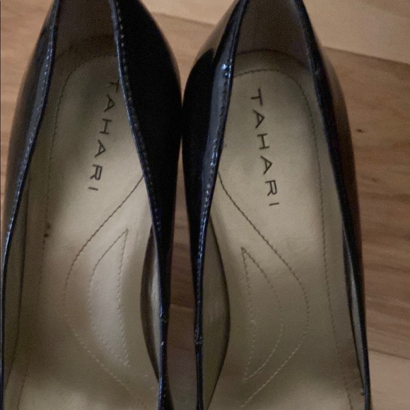 Tahari Black Patent Leather Heels Size 7 - Picture 7 of 8